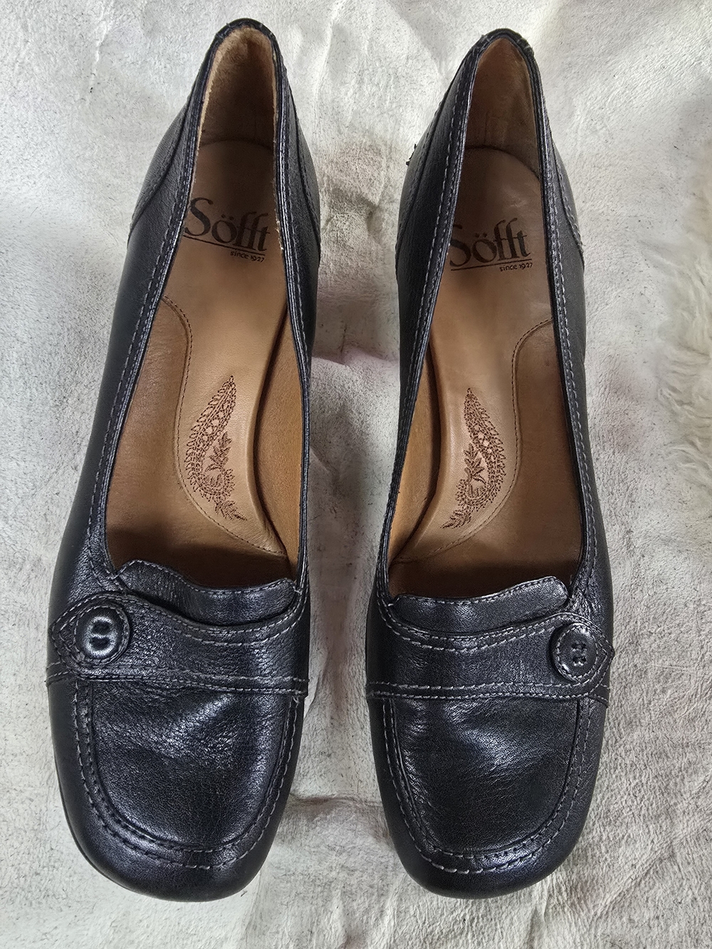 Womens Size 8.5 Black Leather Slip-On Loafers Sofft Namebrand